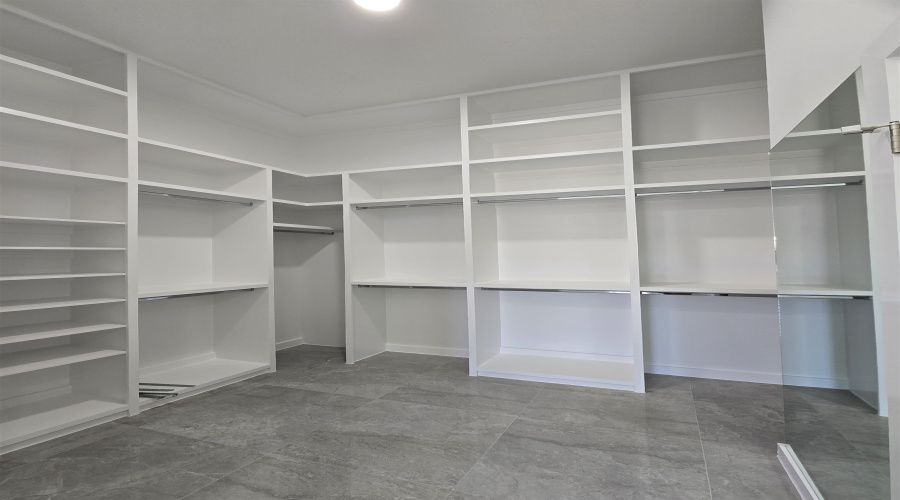 1110 Noyola Loop, Laredo, Texas 78046-6072, 5 Bedrooms Bedrooms, 6 Rooms Rooms,2 BathroomsBathrooms,Residential,For Sale,1110 Noyola Loop,20260950