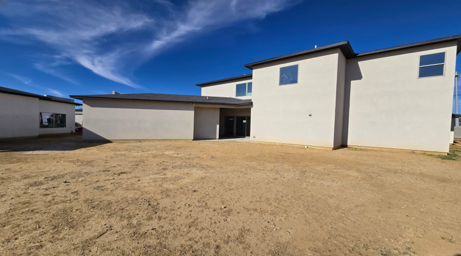 1110 Noyola Loop, Laredo, Texas 78046-6072, 5 Bedrooms Bedrooms, 6 Rooms Rooms,2 BathroomsBathrooms,Residential,For Sale,1110 Noyola Loop,20260950