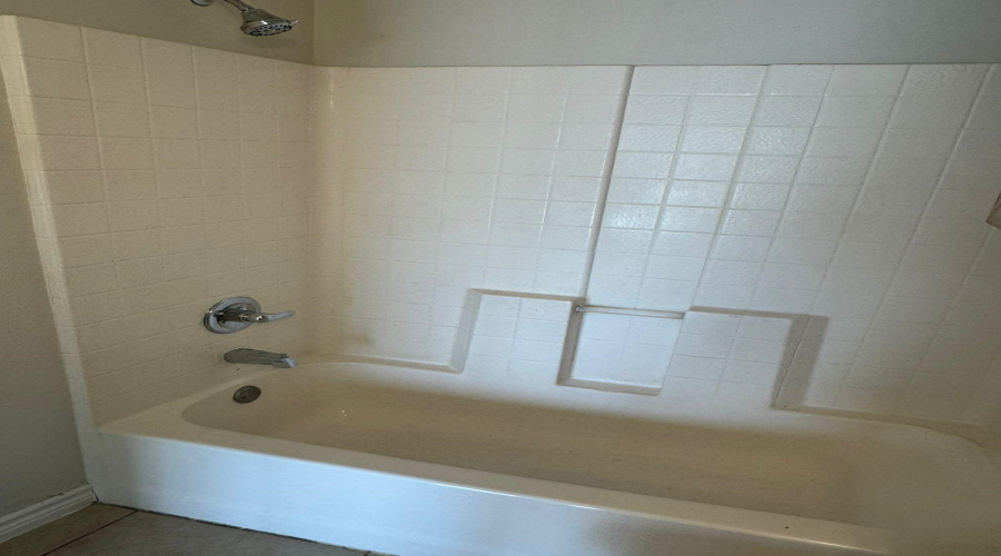 9805 Sterling St., Laredo, Texas 78045-0000, 3 Bedrooms Bedrooms, 5 Rooms Rooms,2 BathroomsBathrooms,Residential,For Sale,9805 Sterling St.,20261479