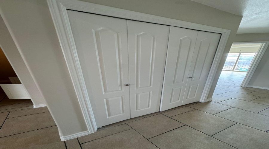 9805 Sterling St., Laredo, Texas 78045-0000, 3 Bedrooms Bedrooms, 5 Rooms Rooms,2 BathroomsBathrooms,Residential,For Sale,9805 Sterling St.,20261479