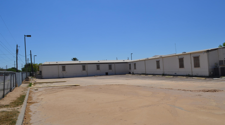 200 W Lyon St, Laredo, Texas 78041, 1 Room Rooms,4 BathroomsBathrooms,Commercial retail/office,For Sale,200 W Lyon St,20261480