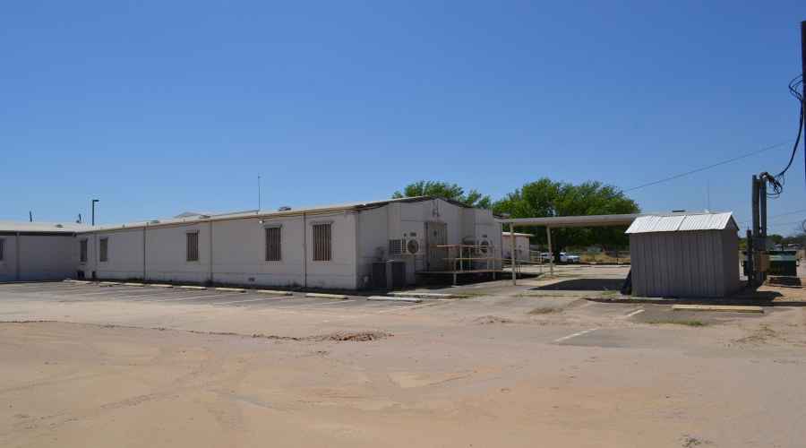 200 W Lyon St, Laredo, Texas 78041, 1 Room Rooms,4 BathroomsBathrooms,Commercial retail/office,For Sale,200 W Lyon St,20261480