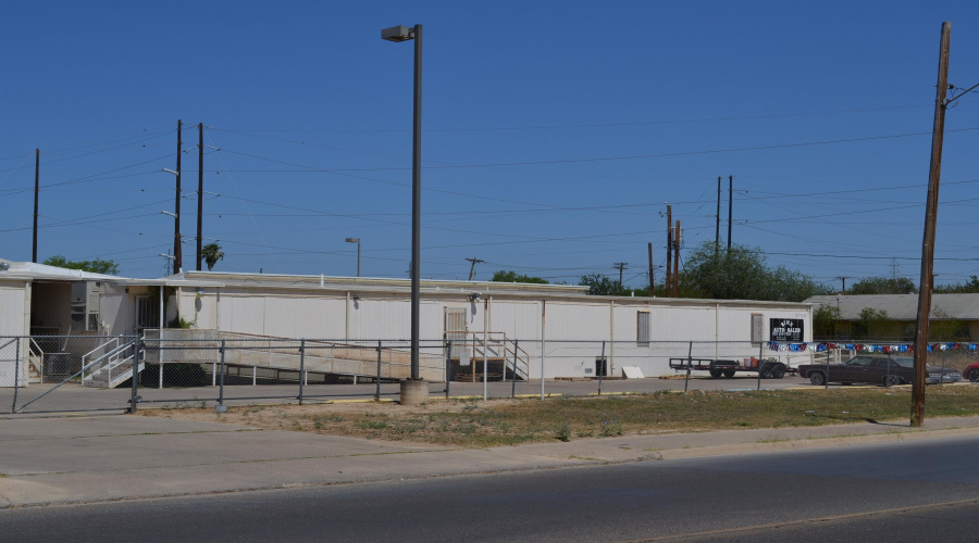 200 W Lyon St, Laredo, Texas 78041, 1 Room Rooms,4 BathroomsBathrooms,Commercial retail/office,For Sale,200 W Lyon St,20261480