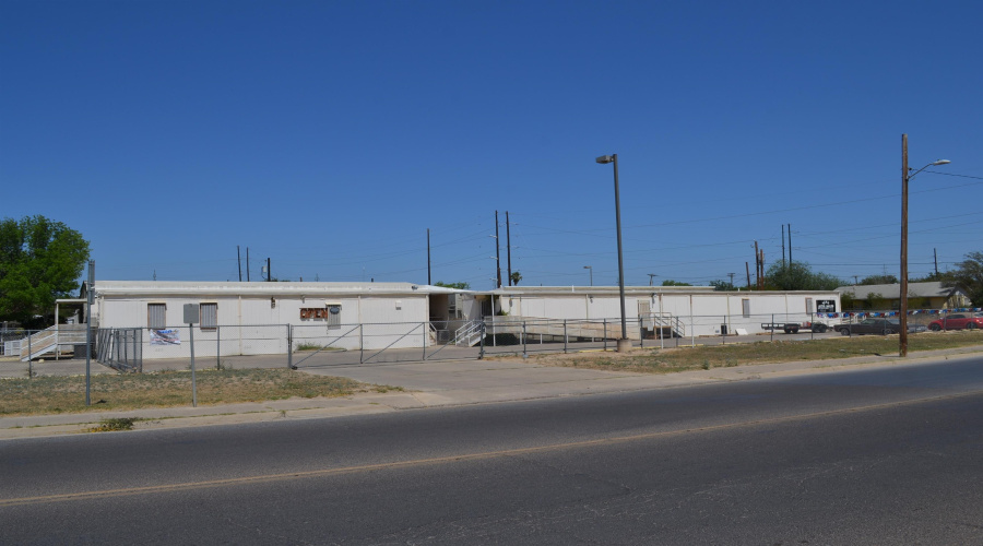 200 W Lyon St, Laredo, Texas 78041, 1 Room Rooms,4 BathroomsBathrooms,Commercial retail/office,For Sale,200 W Lyon St,20261480