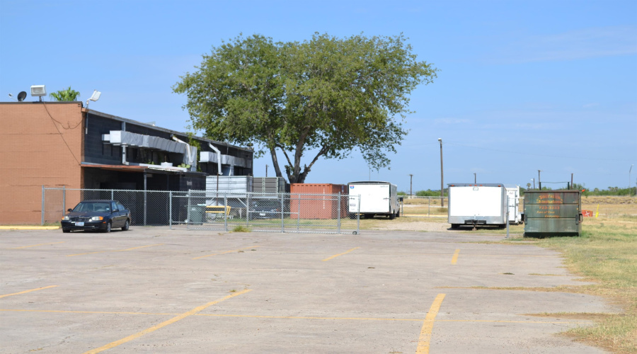 5102 & 5110 US 59, Laredo, Texas 78041, 1 Room Rooms,4 BathroomsBathrooms,Commercial retail/office,For Sale,5102 & 5110 US 59,20261481