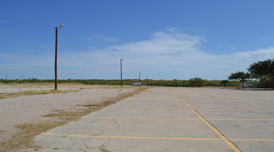5102 & 5110 US 59, Laredo, Texas 78041, 1 Room Rooms,4 BathroomsBathrooms,Commercial retail/office,For Sale,5102 & 5110 US 59,20261481