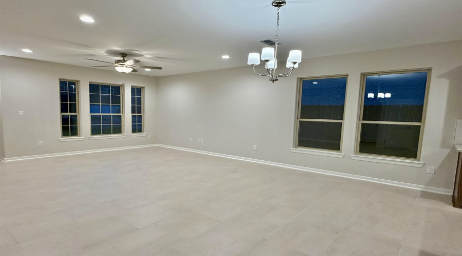 1427 Key Deer Dr., Laredo, Texas 78045, 3 Bedrooms Bedrooms, 6 Rooms Rooms,2 BathroomsBathrooms,Residential,For Sale,1427 Key Deer Dr.,20261482