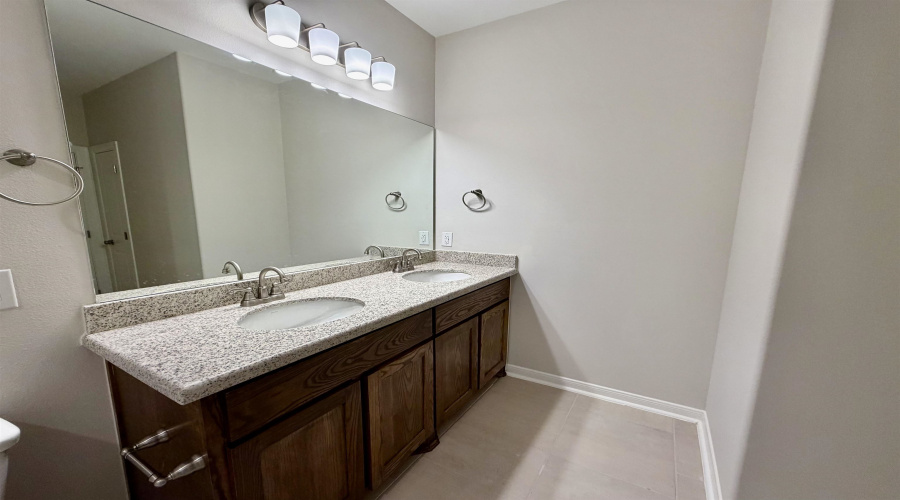 1427 Key Deer Dr., Laredo, Texas 78045, 3 Bedrooms Bedrooms, 6 Rooms Rooms,2 BathroomsBathrooms,Residential,For Sale,1427 Key Deer Dr.,20261482