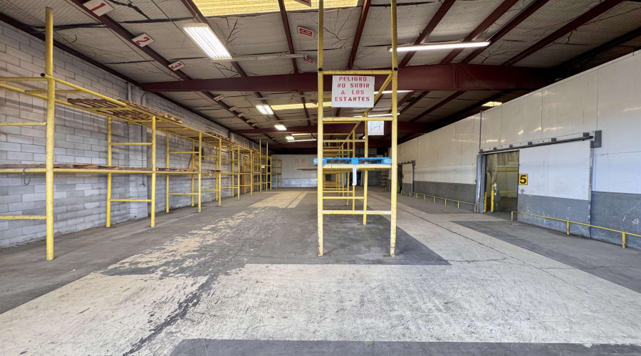 2818 Santa Ursula Ave, Laredo, Texas 78045, 1 Bedroom Bedrooms, 1 Room Rooms,2 BathroomsBathrooms,Commercial/industrial,For Sale,2818 Santa Ursula Ave,20261484