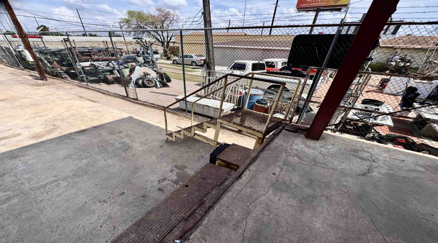 2818 Santa Ursula Ave, Laredo, Texas 78045, 1 Bedroom Bedrooms, 1 Room Rooms,2 BathroomsBathrooms,Commercial/industrial,For Sale,2818 Santa Ursula Ave,20261484