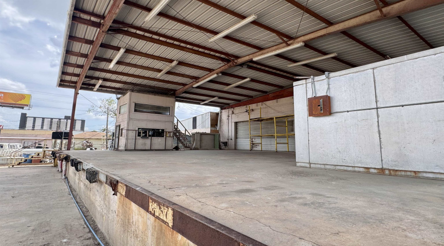 2818 Santa Ursula Ave, Laredo, Texas 78045, 1 Bedroom Bedrooms, 1 Room Rooms,2 BathroomsBathrooms,Commercial/industrial,For Sale,2818 Santa Ursula Ave,20261484