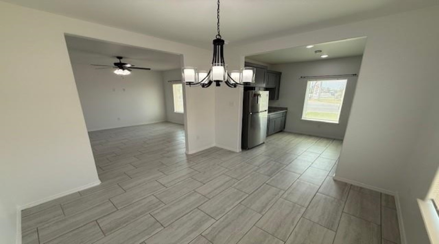 5819 Colegio Ln., Laredo, Texas 78046, 3 Bedrooms Bedrooms, 5 Rooms Rooms,2 BathroomsBathrooms,Residential,For Rent,5819 Colegio Ln.,20261486