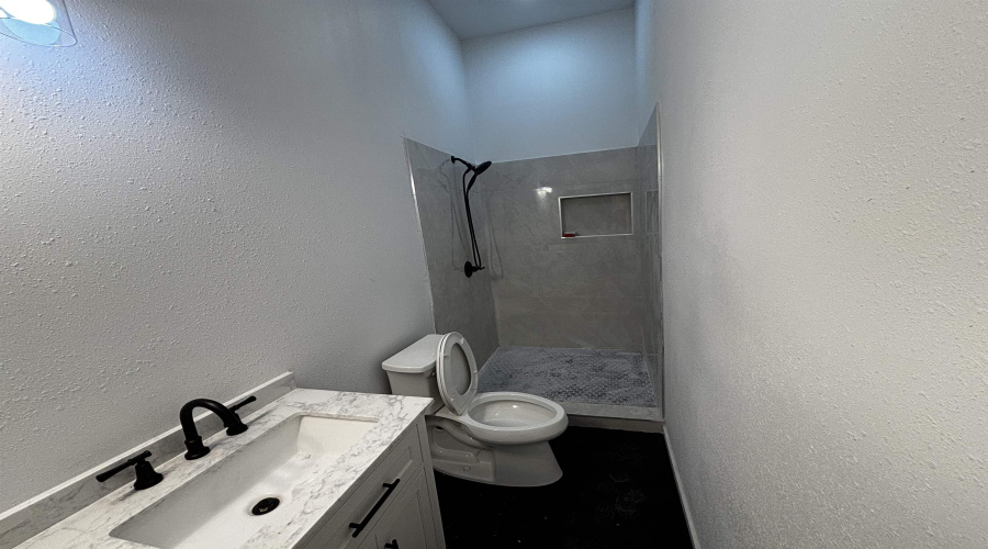 818 Cortez St, Laredo, Texas 78040, 3 Bedrooms Bedrooms, 7 Rooms Rooms,2 BathroomsBathrooms,Residential,For Sale,818 Cortez St,20261487