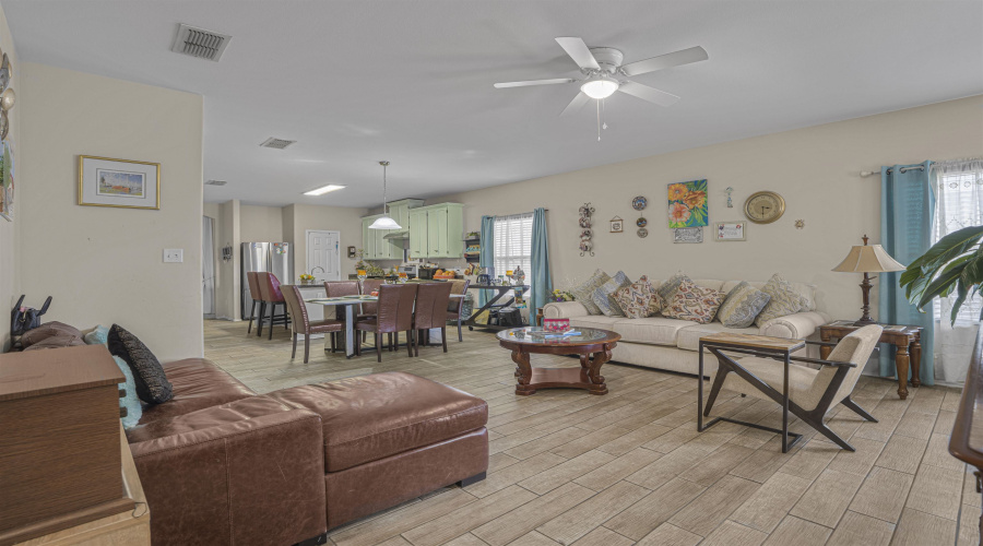 11334 Sierra Gorda Dr, Laredo, Texas 78045, 3 Bedrooms Bedrooms, 5 Rooms Rooms,2 BathroomsBathrooms,Residential,For Sale,11334 Sierra Gorda Dr,20261488