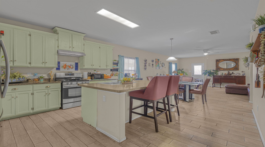 11334 Sierra Gorda Dr, Laredo, Texas 78045, 3 Bedrooms Bedrooms, 5 Rooms Rooms,2 BathroomsBathrooms,Residential,For Sale,11334 Sierra Gorda Dr,20261488