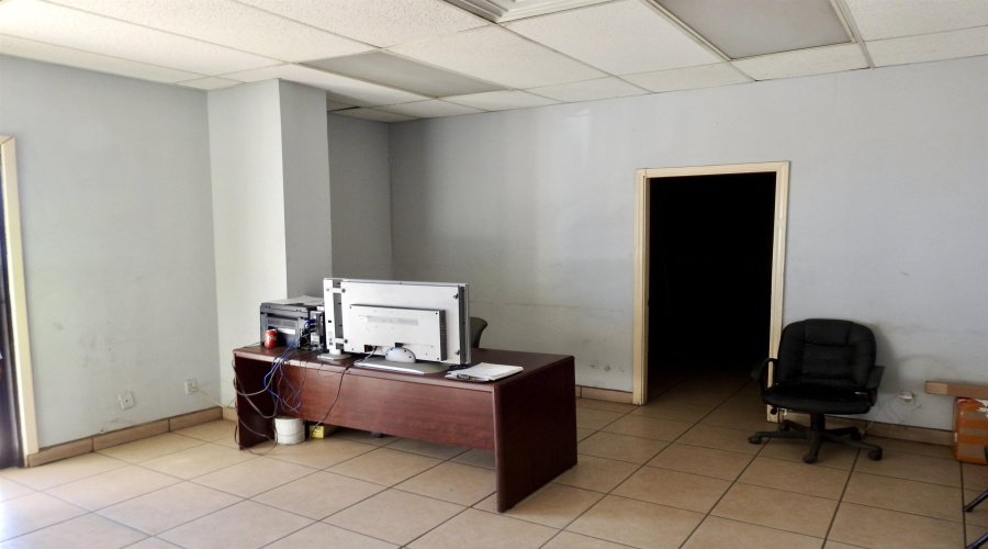 702 Enterprise St, Laredo, Texas 78045, 1 Bedroom Bedrooms, 1 Room Rooms,1 BathroomBathrooms,Commercial/industrial,For Rent,702 Enterprise St,20261498