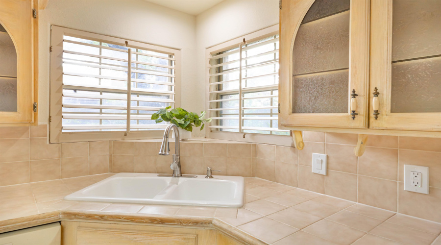 109 Devonshire Ct, Laredo, Texas 78041, 6 Bedrooms Bedrooms, 10 Rooms Rooms,4 BathroomsBathrooms,Residential,For Sale,109 Devonshire Ct,20254274