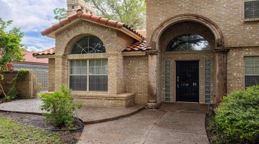 109 Devonshire Ct, Laredo, Texas 78041, 6 Bedrooms Bedrooms, 10 Rooms Rooms,4 BathroomsBathrooms,Residential,For Sale,109 Devonshire Ct,20254274
