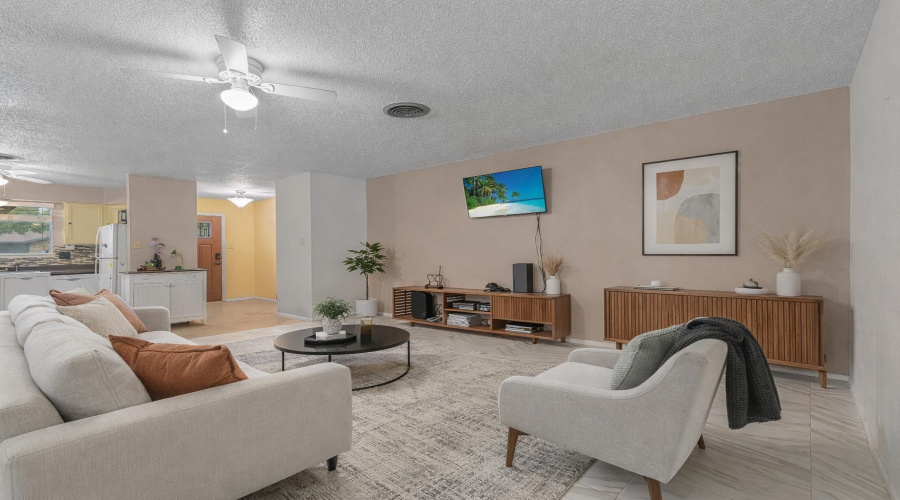 703 Laurel Dr, Laredo, Texas 78045-2122, 4 Bedrooms Bedrooms, 6 Rooms Rooms,3 BathroomsBathrooms,Residential,For Sale,703 Laurel Dr,20261495