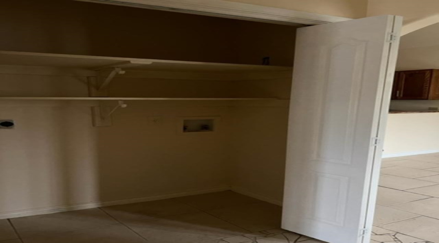 413 Shiloh Dr, LAREDO, Texas 78045, 2 Bedrooms Bedrooms, 4 Rooms Rooms,2 BathroomsBathrooms,Residential,For Rent,413 Shiloh Dr,20261497