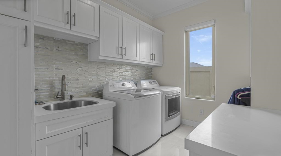 2801 Mario Puzo Dr, Laredo, Texas 78041, 5 Bedrooms Bedrooms, 11 Rooms Rooms,5 BathroomsBathrooms,Residential,For Sale,2801 Mario Puzo Dr,20261500