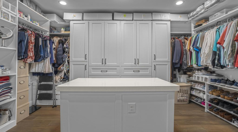 2801 Mario Puzo Dr, Laredo, Texas 78041, 5 Bedrooms Bedrooms, 11 Rooms Rooms,5 BathroomsBathrooms,Residential,For Sale,2801 Mario Puzo Dr,20261500