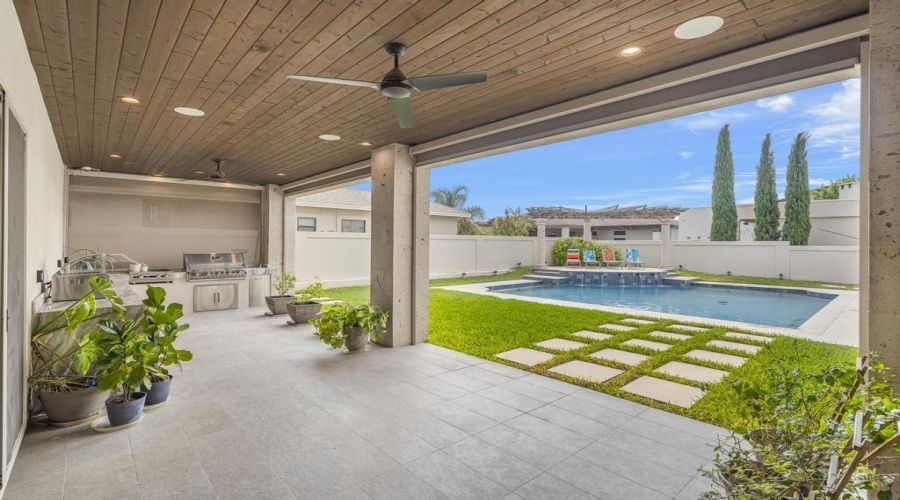 2801 Mario Puzo Dr, Laredo, Texas 78041, 5 Bedrooms Bedrooms, 11 Rooms Rooms,5 BathroomsBathrooms,Residential,For Sale,2801 Mario Puzo Dr,20261500