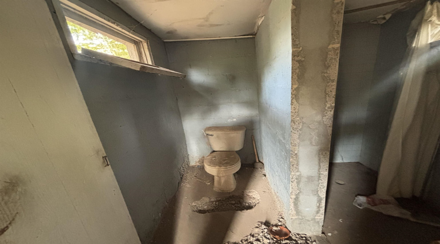 1710 Coke St, Laredo, Texas 78040, 2 Bedrooms Bedrooms, 3 Rooms Rooms,1 BathroomBathrooms,Residential,For Sale,1710 Coke St,20261501