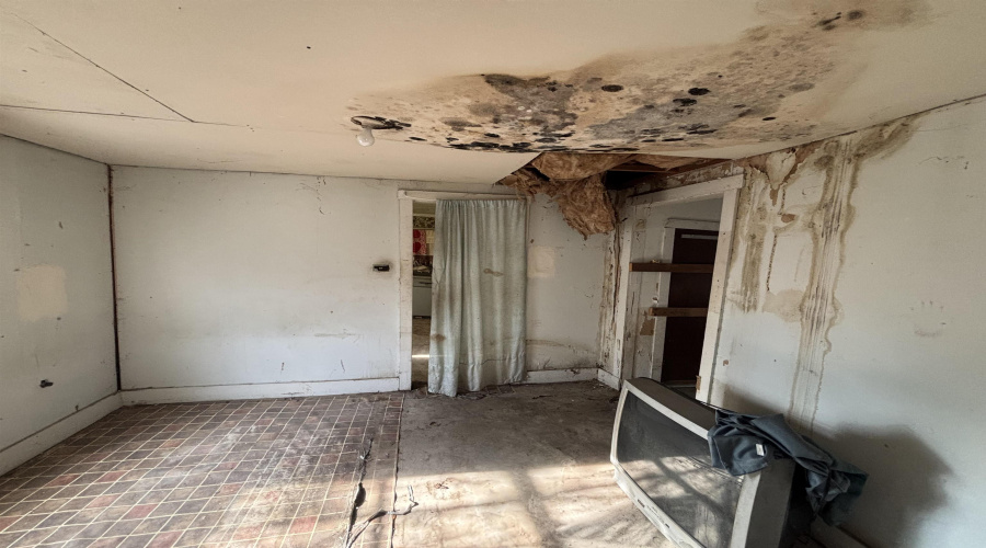 1710 Coke St, Laredo, Texas 78040, 2 Bedrooms Bedrooms, 3 Rooms Rooms,1 BathroomBathrooms,Residential,For Sale,1710 Coke St,20261501