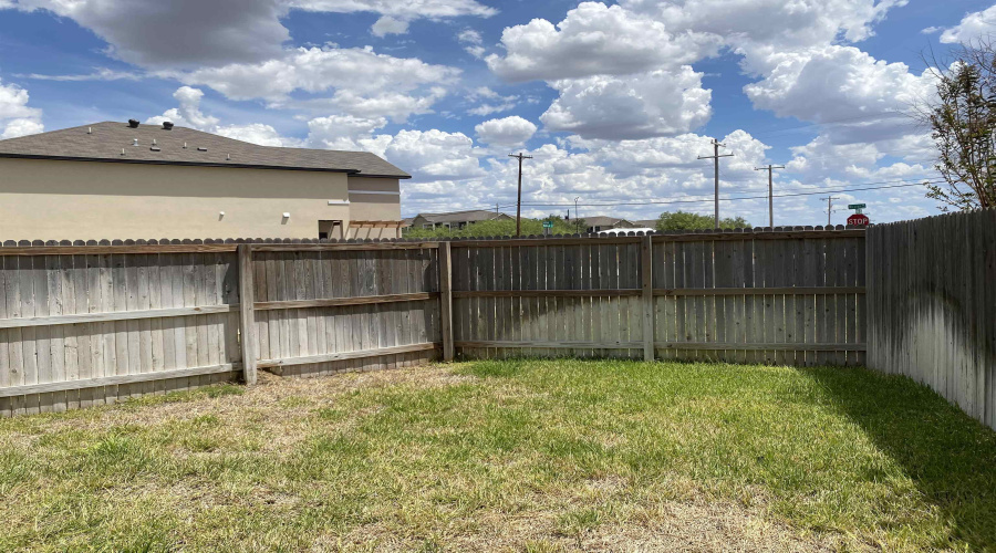 139 Niagara Dr., LAREDO, Texas 78045, 3 Bedrooms Bedrooms, 6 Rooms Rooms,2 BathroomsBathrooms,Residential,For Rent,139 Niagara Dr.,20261506