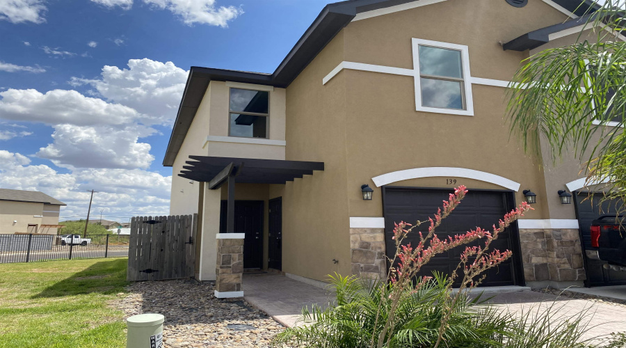 139 Niagara Dr., LAREDO, Texas 78045, 3 Bedrooms Bedrooms, 6 Rooms Rooms,2 BathroomsBathrooms,Residential,For Rent,139 Niagara Dr.,20261506