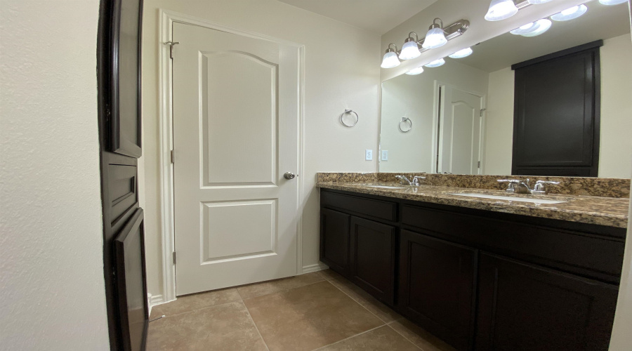 139 Niagara Dr., LAREDO, Texas 78045, 3 Bedrooms Bedrooms, 6 Rooms Rooms,2 BathroomsBathrooms,Residential,For Rent,139 Niagara Dr.,20261506