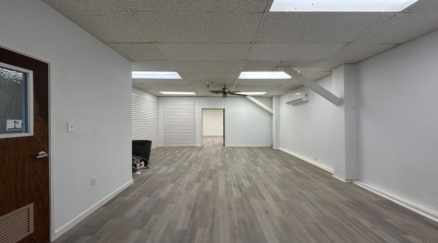 1816 Pappas St, Laredo, Texas 78041, 1 Room Rooms,2 BathroomsBathrooms,Commercial retail/office,For Sale,1816 Pappas St,20261513