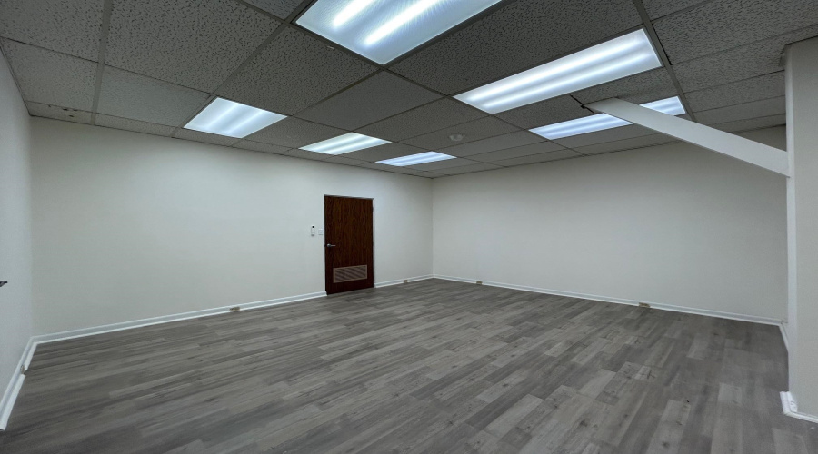 1816 Pappas St, Laredo, Texas 78041, 1 Room Rooms,2 BathroomsBathrooms,Commercial retail/office,For Sale,1816 Pappas St,20261514