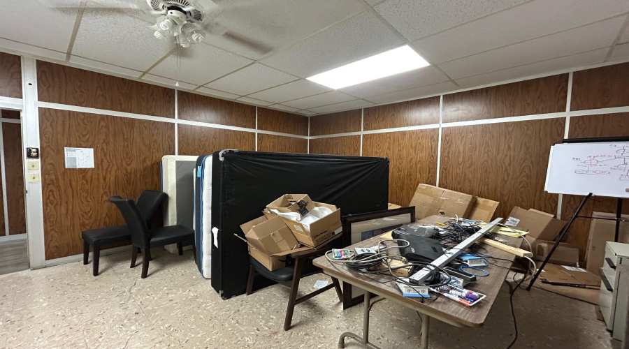 1816 Pappas St, Laredo, Texas 78041, 1 Room Rooms,2 BathroomsBathrooms,Commercial retail/office,For Sale,1816 Pappas St,20261515