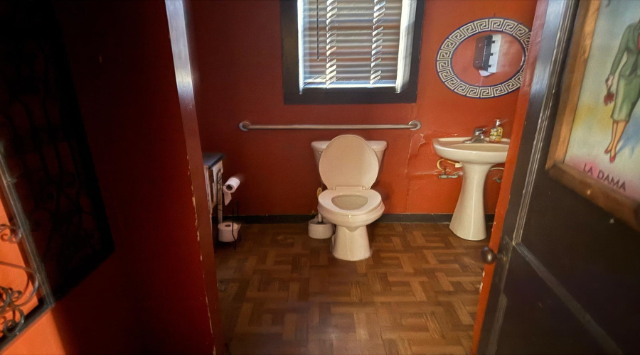 3914 McPherson Ave, Laredo, Texas 78041, 1 Room Rooms,2 BathroomsBathrooms,Commercial retail/office,For Sale,3914 McPherson Ave,20261517