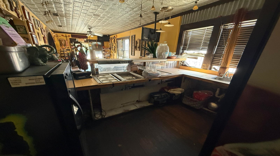 3914 McPherson Ave, Laredo, Texas 78041, 1 Room Rooms,2 BathroomsBathrooms,Commercial retail/office,For Sale,3914 McPherson Ave,20261517