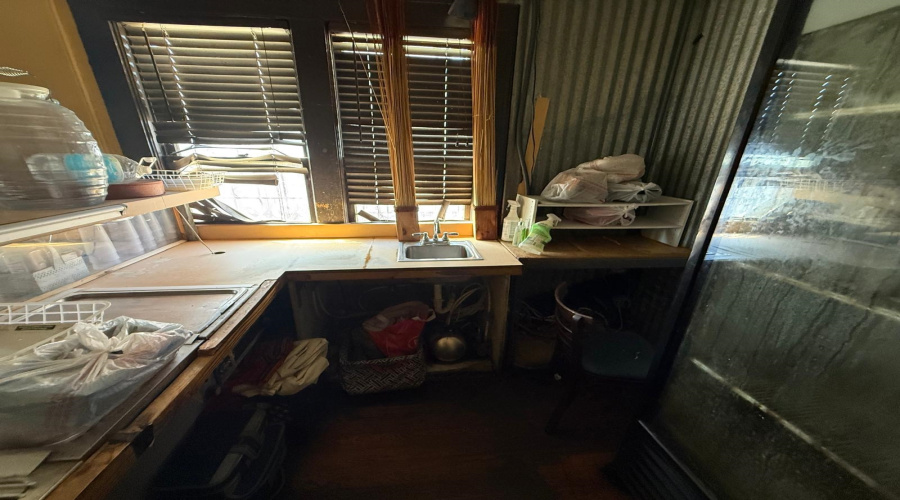 3914 McPherson Ave, Laredo, Texas 78041, 1 Room Rooms,2 BathroomsBathrooms,Commercial retail/office,For Sale,3914 McPherson Ave,20261517