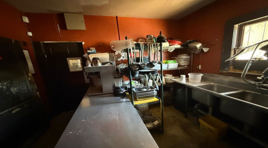 3914 McPherson Ave, Laredo, Texas 78041, 1 Room Rooms,2 BathroomsBathrooms,Commercial retail/office,For Sale,3914 McPherson Ave,20261517