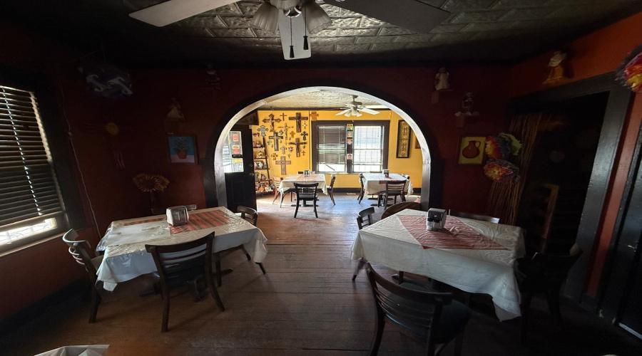 3914 McPherson Ave, Laredo, Texas 78041, 1 Room Rooms,2 BathroomsBathrooms,Commercial retail/office,For Sale,3914 McPherson Ave,20261517