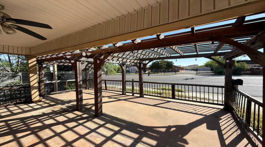 3914 McPherson Ave, Laredo, Texas 78041, 1 Room Rooms,2 BathroomsBathrooms,Commercial retail/office,For Sale,3914 McPherson Ave,20261517