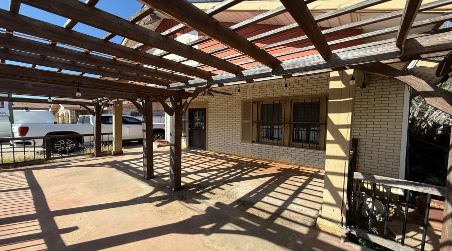 3914 McPherson Ave, Laredo, Texas 78041, 1 Room Rooms,2 BathroomsBathrooms,Commercial retail/office,For Sale,3914 McPherson Ave,20261517