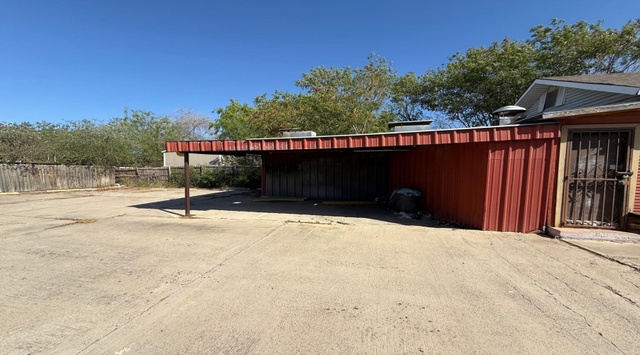3914 McPherson Ave, Laredo, Texas 78041, 1 Room Rooms,2 BathroomsBathrooms,Commercial retail/office,For Sale,3914 McPherson Ave,20261517