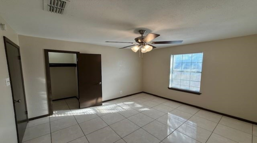 516 St James Dr, Laredo, Texas 78041, 4 Bedrooms Bedrooms, 8 Rooms Rooms,2 BathroomsBathrooms,Residential,For Rent,516 St James Dr,20261508