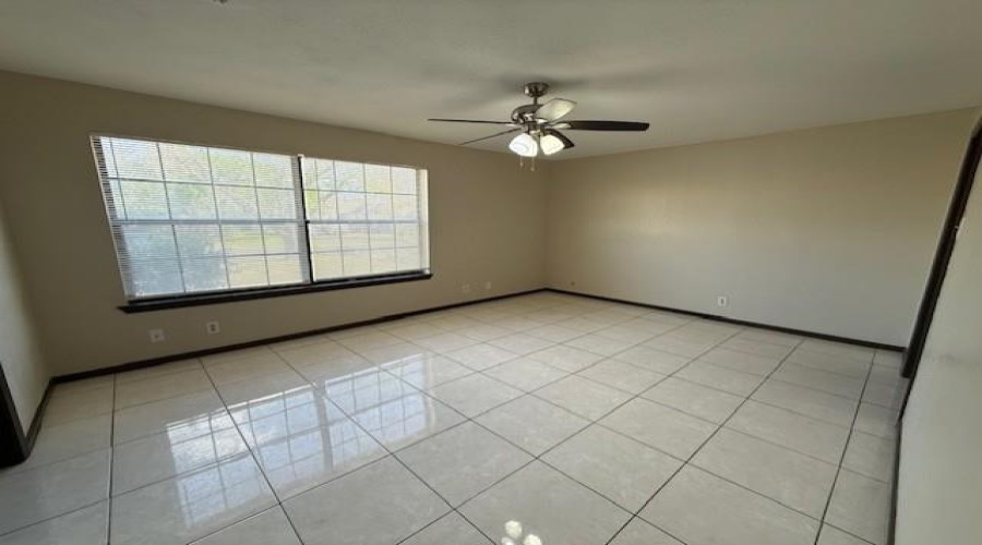 516 St James Dr, Laredo, Texas 78041, 4 Bedrooms Bedrooms, 8 Rooms Rooms,2 BathroomsBathrooms,Residential,For Rent,516 St James Dr,20261508