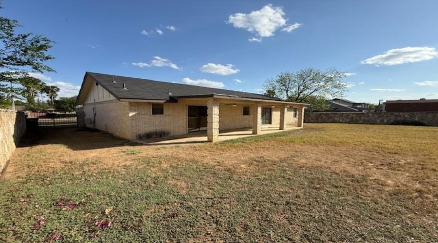 516 St James Dr, Laredo, Texas 78041, 4 Bedrooms Bedrooms, 8 Rooms Rooms,2 BathroomsBathrooms,Residential,For Rent,516 St James Dr,20261508