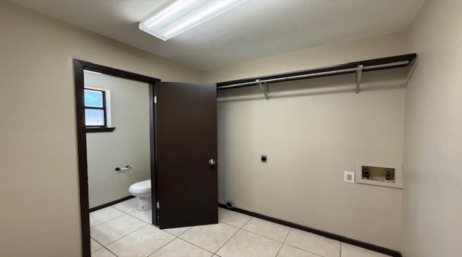 516 St James Dr, Laredo, Texas 78041, 4 Bedrooms Bedrooms, 8 Rooms Rooms,2 BathroomsBathrooms,Residential,For Rent,516 St James Dr,20261508