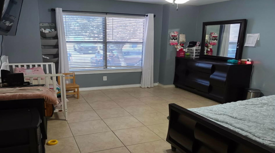 6119 Fray Augusto Ln, LAREDO, Texas 78043-4861, 3 Bedrooms Bedrooms, 5 Rooms Rooms,2 BathroomsBathrooms,Residential,For Sale,6119 Fray Augusto Ln,20261509