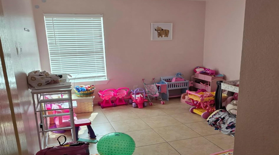 6119 Fray Augusto Ln, LAREDO, Texas 78043-4861, 3 Bedrooms Bedrooms, 5 Rooms Rooms,2 BathroomsBathrooms,Residential,For Sale,6119 Fray Augusto Ln,20261509