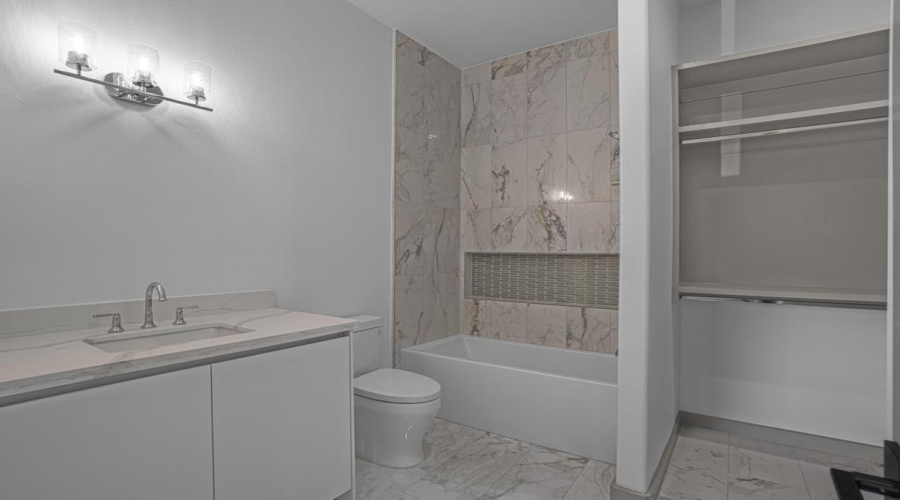 8120 Stillmeadow Ct, Laredo, Texas 78045, 4 Bedrooms Bedrooms, 9 Rooms Rooms,5 BathroomsBathrooms,Residential,For Rent,8120 Stillmeadow Ct,20261511